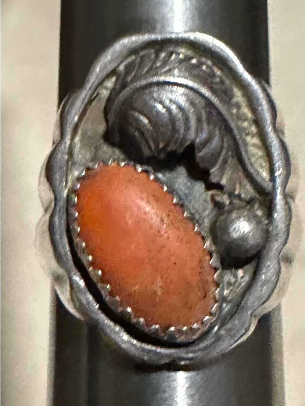 Vintage Native American Men's Sterling Silver & Coral Heavy-Solid Ring size 10.5 - Picture 2 of 7